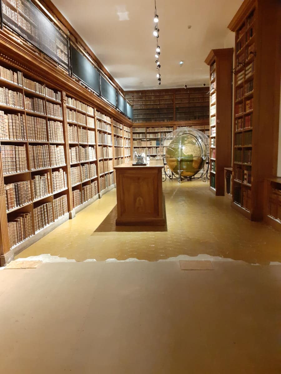 Salle du tombeau, bibliothèque patrimoniale et d'étude de Dijon